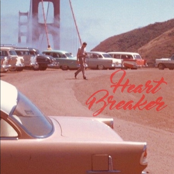 YOUR AESTHETIC MYSTERY BOX - Picture 9 of 16